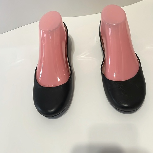 Women’s Kenneth Cole Reaction Upper Leather Slip On Flat Shoes - Picture 2 of 7